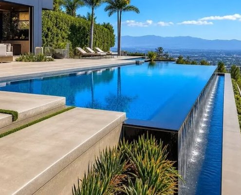 Vanishing Edge Swimming Pools